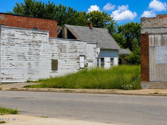 2739 LAGRANGE ST, TOLEDO, OH 43608 - Image 651a37f2f71487fbca37e52a3ecf3a42/2380464663
