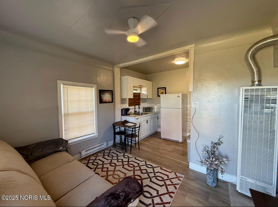 219 W Oakland Street