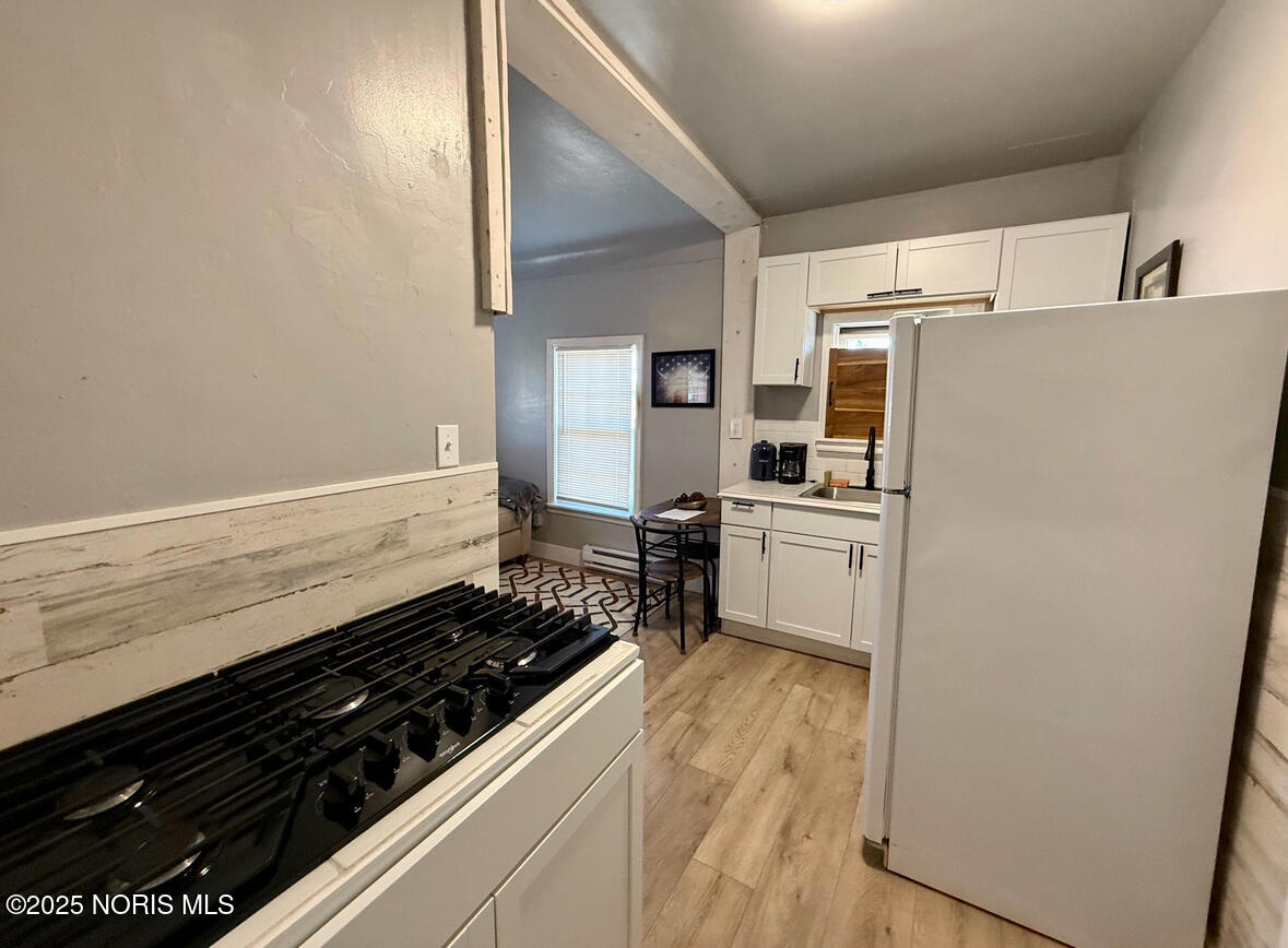 219 W Oakland Street