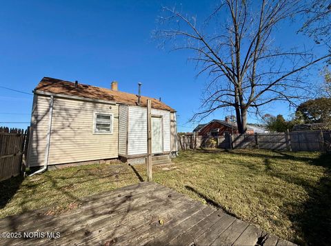 Tiny photo for 219 W Oakland Street, Toledo, OH 43608 (MLS # 10000676)