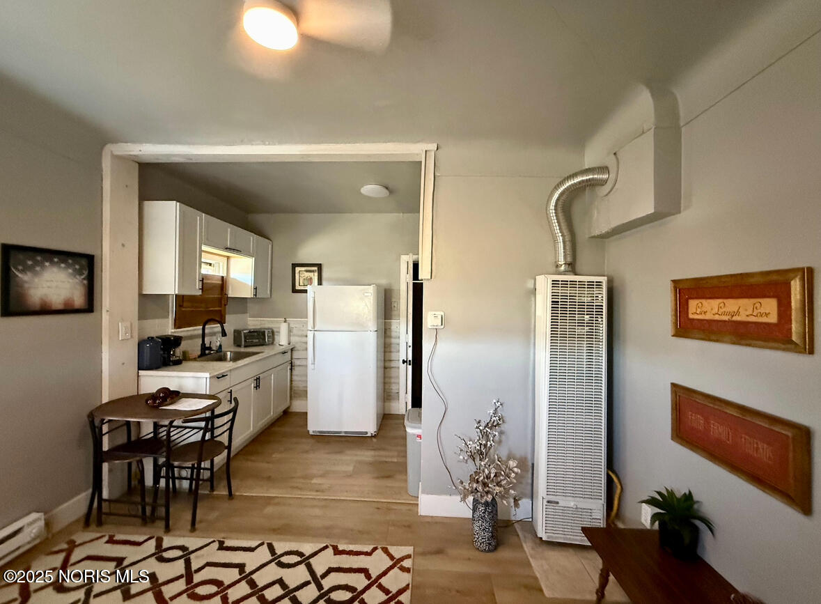 219 W Oakland Street