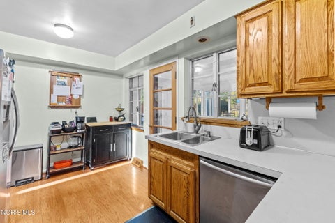 Tiny photo for 5436 Yermo Drive, Toledo, OH 43613 (MLS # 10013001)