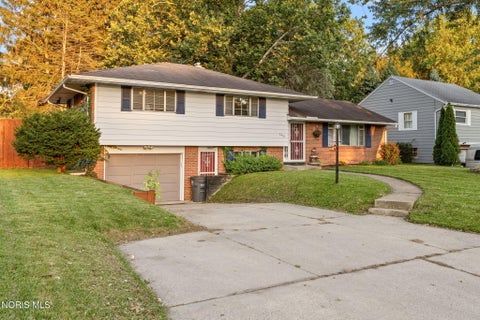 Tiny photo for 5436 Yermo Drive, Toledo, OH 43613 (MLS # 10013001)