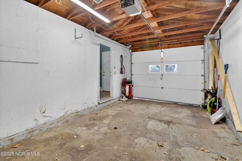 Tiny photo for 817 S Wood Street, Fostoria, OH 44830 (MLS # 10002449)