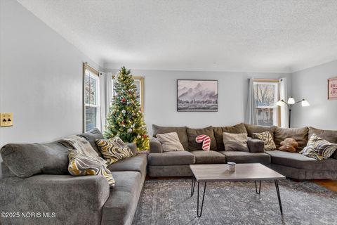 Tiny photo for 817 S Wood Street, Fostoria, OH 44830 (MLS # 10002449)