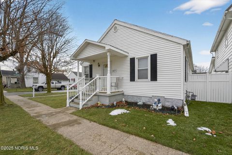 Tiny photo for 817 S Wood Street, Fostoria, OH 44830 (MLS # 10002449)