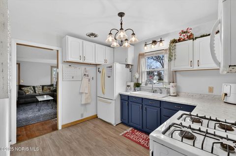 Tiny photo for 817 S Wood Street, Fostoria, OH 44830 (MLS # 10002449)