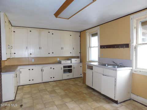 Tiny photo for 1106 Orchard Street, Toledo, OH 43609 (MLS # 10011681)