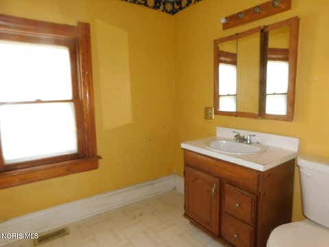 Tiny photo for 1106 Orchard Street, Toledo, OH 43609 (MLS # 10011681)