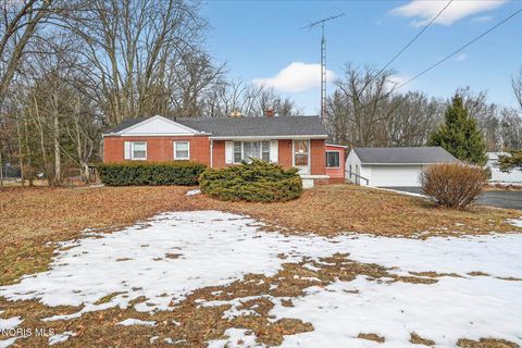 Photo of 7318 Hill Avenue, Holland, OH 43528 (MLS # 10003999)