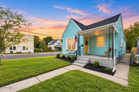 Photo of 901 Toronto Avenue, Toledo, OH 43609 (MLS # 10014720)