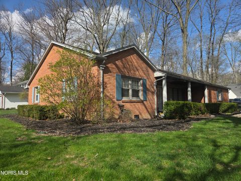 Photo of 1900 Imperial Lane, Findlay, OH 45840 (MLS # 10006420)
