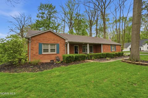Photo of 1900 Imperial Lane, Findlay, OH 45840 (MLS # 10006420)