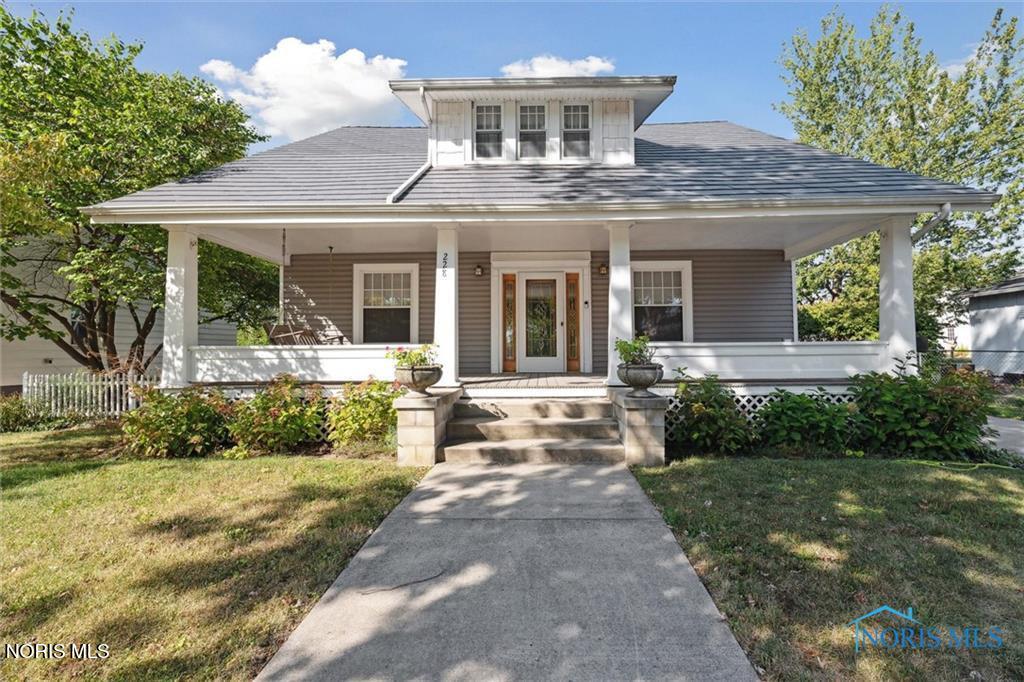 228 Vine Street