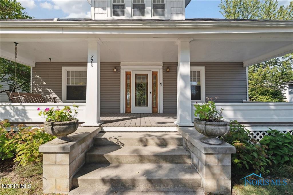228 Vine Street