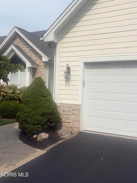 Tiny photo for 4854 Marble Cliff Boulevard, Sylvania, OH 43560 (MLS # 10010778)
