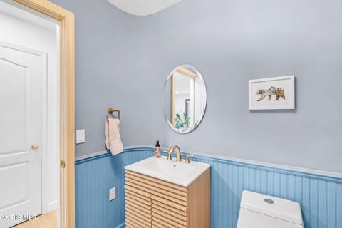 Tiny photo for 2110 Austin Bluffs Court, Toledo, OH 43615 (MLS # 10005139)