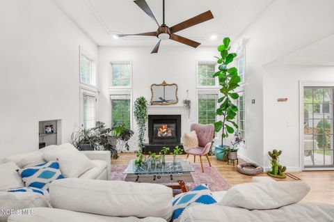 Tiny photo for 2110 Austin Bluffs Court, Toledo, OH 43615 (MLS # 10005139)