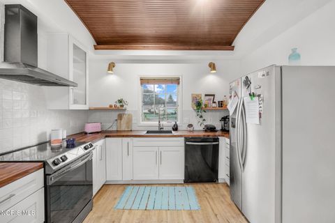 Tiny photo for 2110 Austin Bluffs Court, Toledo, OH 43615 (MLS # 10005139)