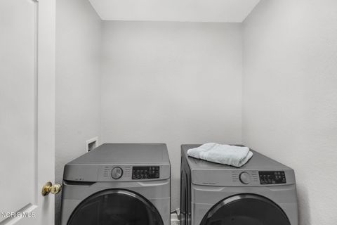 Tiny photo for 2110 Austin Bluffs Court, Toledo, OH 43615 (MLS # 10005139)