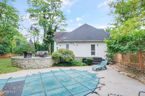 Tiny photo for 2110 Austin Bluffs Court, Toledo, OH 43615 (MLS # 10005139)