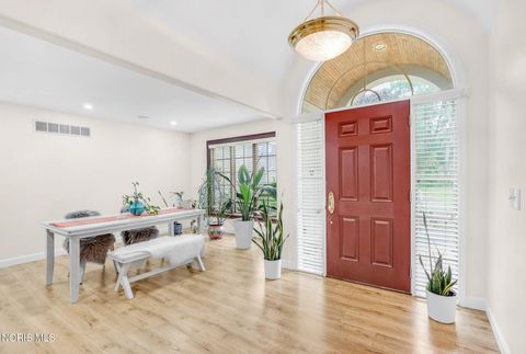 Tiny photo for 2110 Austin Bluffs Court, Toledo, OH 43615 (MLS # 10005139)