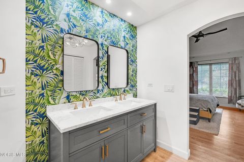 Tiny photo for 2110 Austin Bluffs Court, Toledo, OH 43615 (MLS # 10005139)