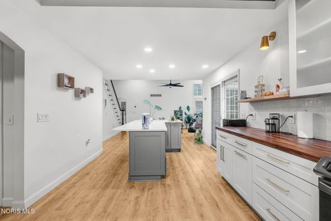 Tiny photo for 2110 Austin Bluffs Court, Toledo, OH 43615 (MLS # 10005139)