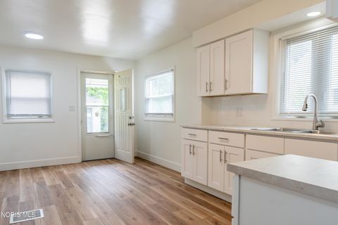 Tiny photo for 822 Booth Avenue, Toledo, OH 43608 (MLS # 10009017)