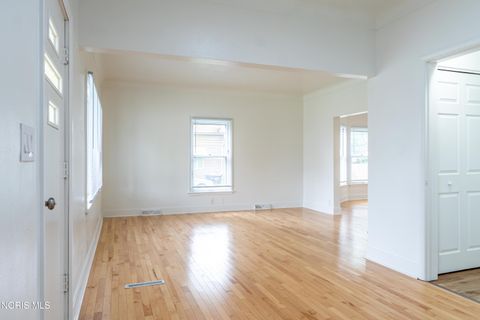 Tiny photo for 822 Booth Avenue, Toledo, OH 43608 (MLS # 10009017)
