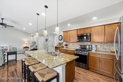 Tiny photo for 150 James Court, Findlay, OH 45840 (MLS # 10002204)