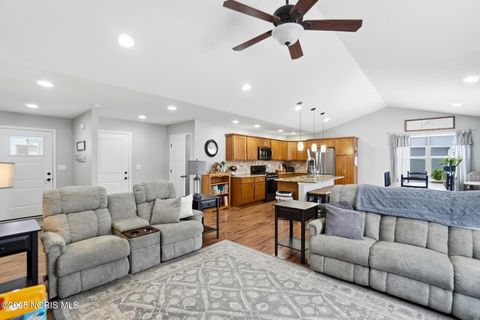 Tiny photo for 150 James Court, Findlay, OH 45840 (MLS # 10002204)