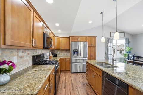 Tiny photo for 150 James Court, Findlay, OH 45840 (MLS # 10002204)