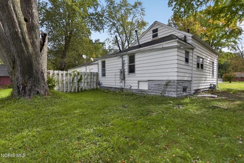 Tiny photo for 251 Stillwater Drive, Toledo, OH 43615 (MLS # 10014625)