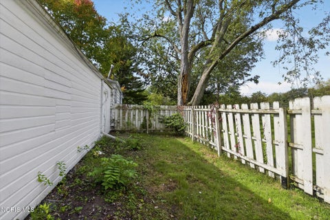 Tiny photo for 251 Stillwater Drive, Toledo, OH 43615 (MLS # 10014625)