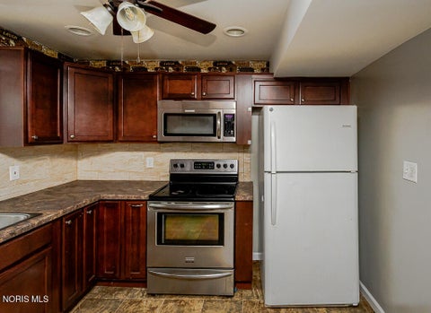 Tiny photo for 5435 Douglas Road, Toledo, OH 43613 (MLS # 10011991)