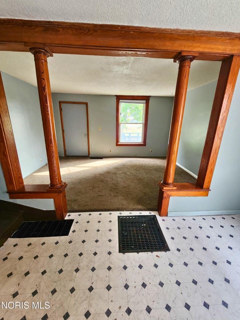Tiny photo for 1106 White Street, Toledo, OH 43605 (MLS # 10014683)