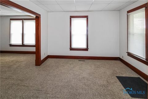 Tiny photo for 1515 E 3rd Street, Port Clinton, OH 43452 (MLS # 10007284)