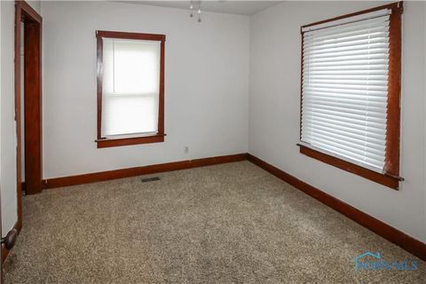 Tiny photo for 1515 E 3rd Street, Port Clinton, OH 43452 (MLS # 10007284)