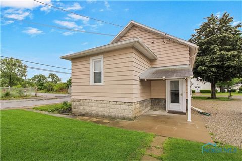 Tiny photo for 1515 E 3rd Street, Port Clinton, OH 43452 (MLS # 10007284)