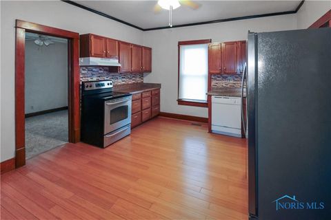 Tiny photo for 1515 E 3rd Street, Port Clinton, OH 43452 (MLS # 10007284)