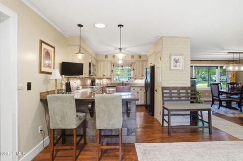 Tiny photo for 65 Lincoln Road, Tiffin, OH 44883 (MLS # 10008171)