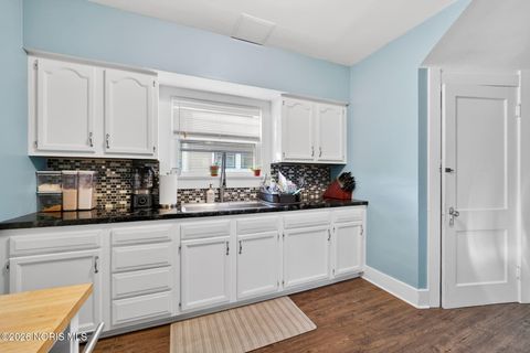 Tiny photo for 2239 Eastbrook Drive, Toledo, OH 43613 (MLS # 10003675)