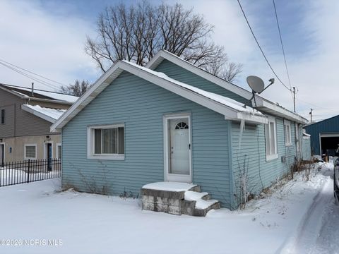 Photo of 607 S Mccord Road, Holland, OH 43528 (MLS # 10003582)