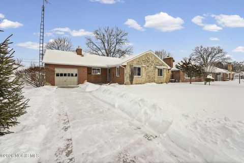 Tiny photo for 2649 Luverne Avenue, Oregon, OH 43616 (MLS # 10003556)