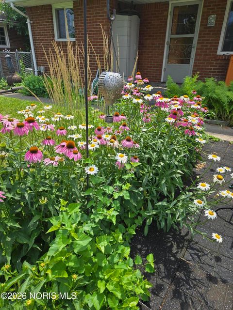 Tiny photo for 2649 Luverne Avenue, Oregon, OH 43616 (MLS # 10003556)