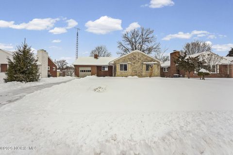 Photo of 2649 Luverne Avenue, Oregon, OH 43616 (MLS # 10003556)