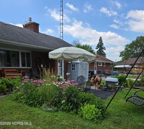 Tiny photo for 2649 Luverne Avenue, Oregon, OH 43616 (MLS # 10003556)