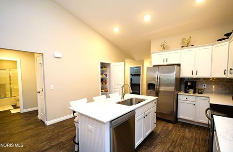 Tiny photo for 2117 Sunset Creek Drive, Toledo, OH 43615 (MLS # 10006587)