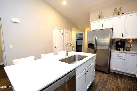 Tiny photo for 2117 Sunset Creek Drive, Toledo, OH 43615 (MLS # 10006587)